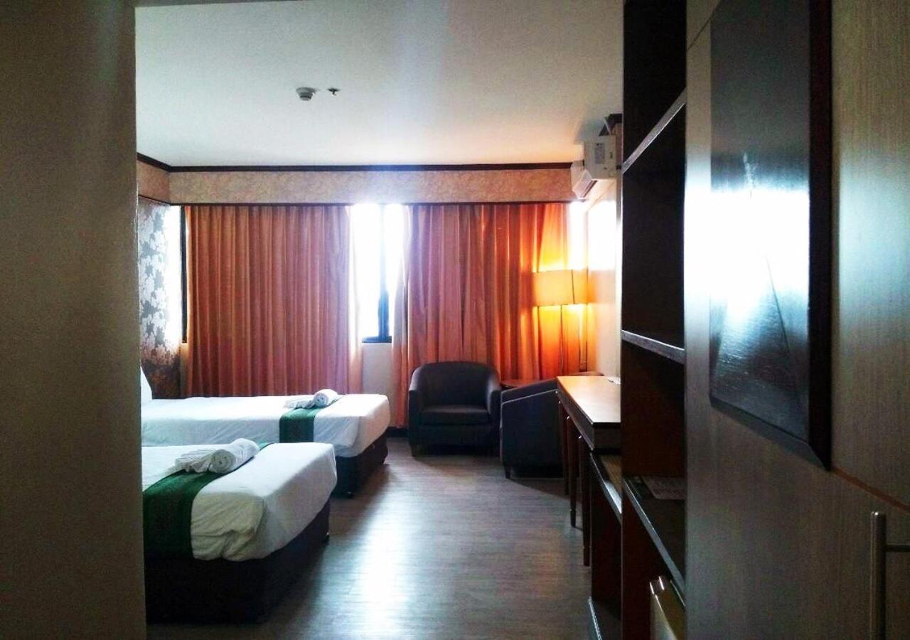 Jp Emerald Hotel Yasothon Exterior foto