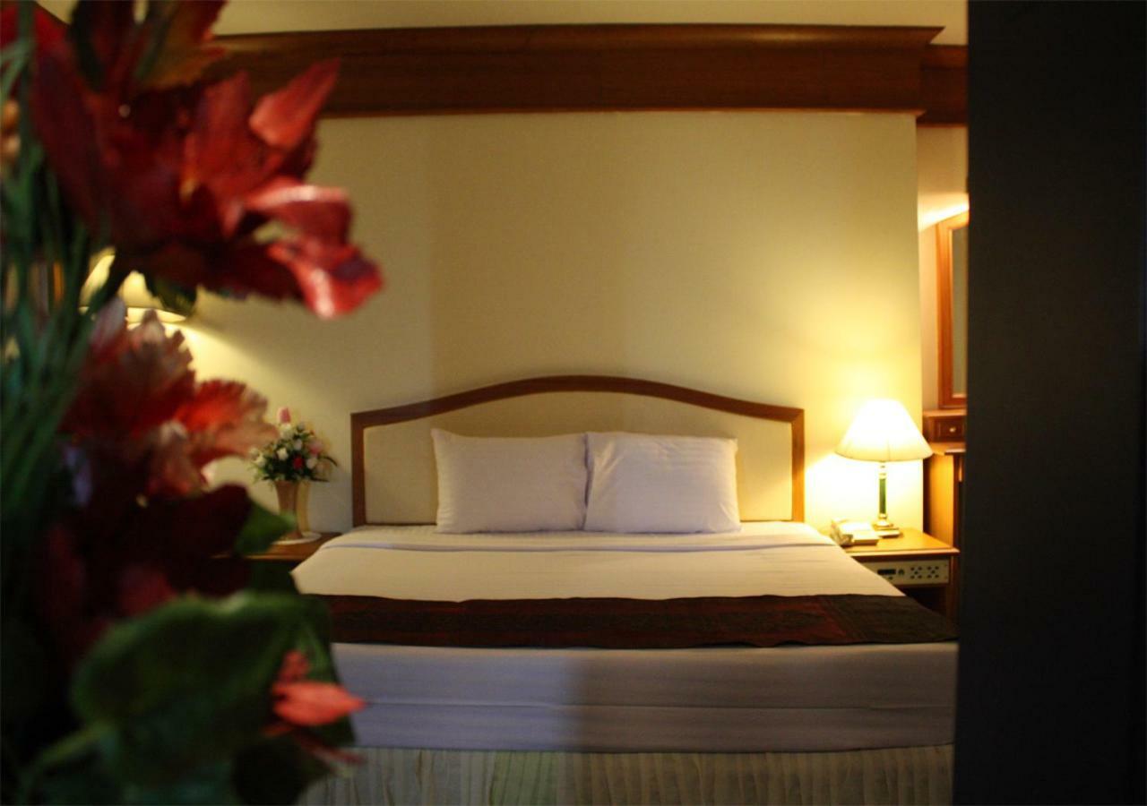 Jp Emerald Hotel Yasothon Exterior foto